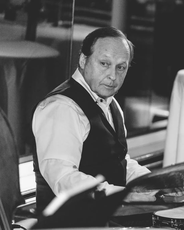 Alexander Simonovsky – professioneller Schlagzeuger und Lehrer